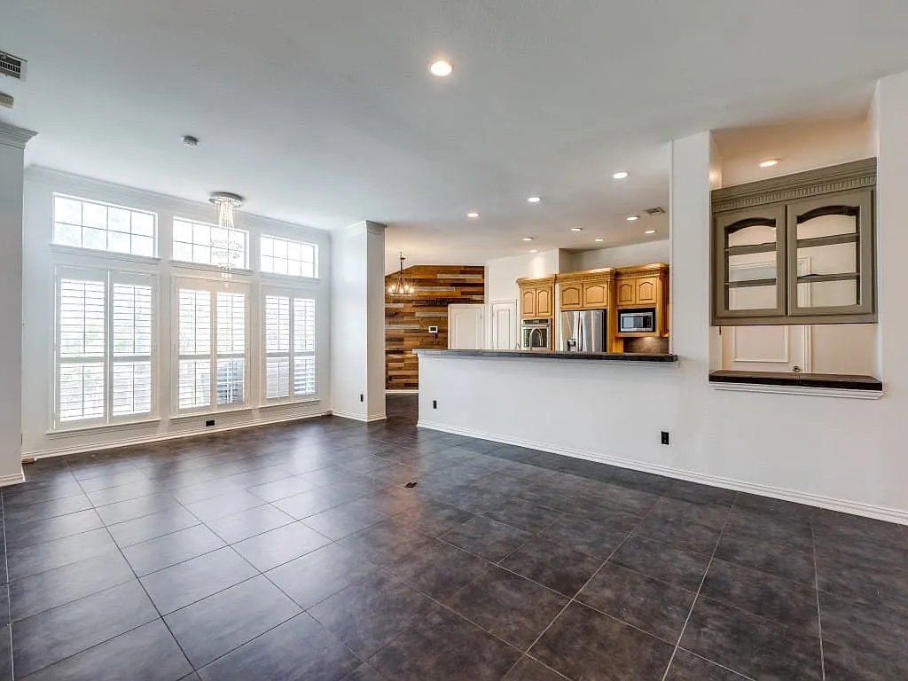 4 bed, 4.0 bath, 3417 sqft, $4,000 — Photo 4