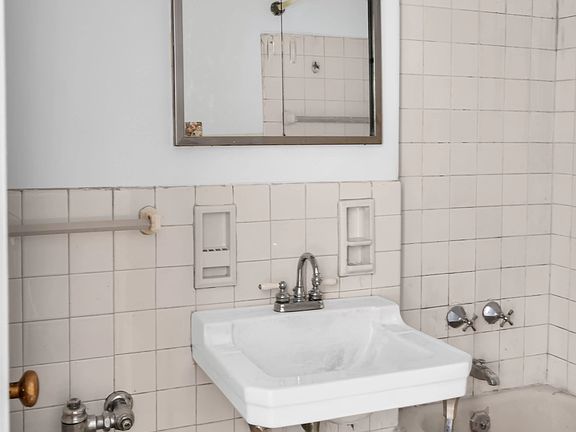 4th image of 440 E 79th St APT 11H