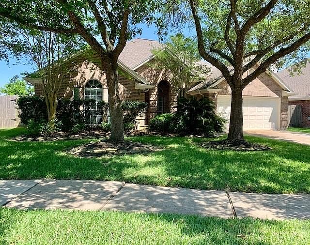 1st image of 141 Greenridge Cir