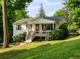 94 Prospect St, Amesbury, MA 01913