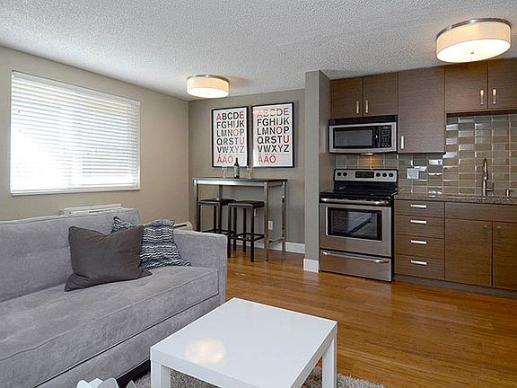 3rd image of 648 N Pearl St APT 101