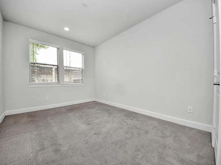 9577 Neuens Rd #B — Photo 10