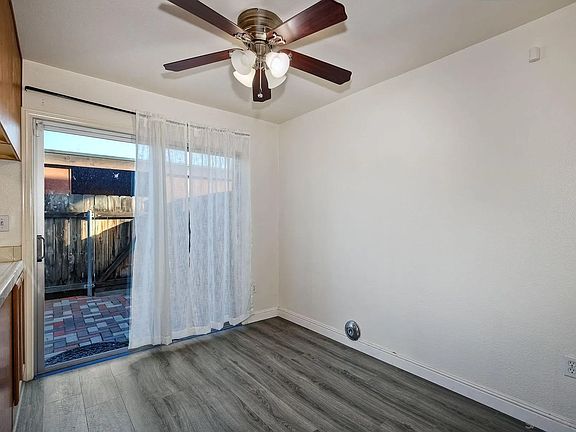 5th image of 449 S Lincoln Ave