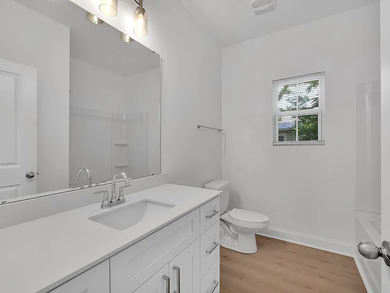233 Broad St — Photo 17