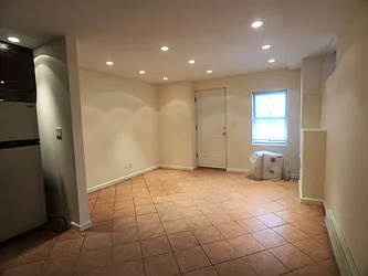 Rented by Sterea Agency