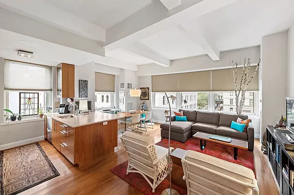 Rented by SERHANT. | media 8