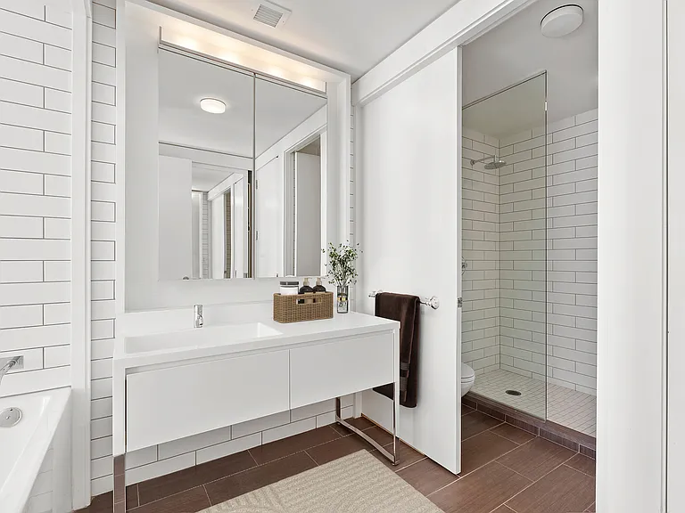15 William St #35C — Photo 5