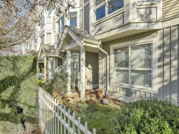 7370 Stride Ave #40, Burnaby, BC V3N 5E6