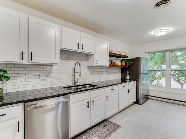 717 Larpenteur Ave E #717E, Maplewood, MN 55117
