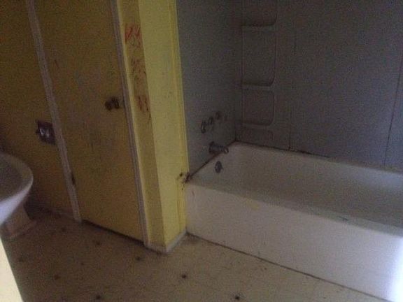 4th image of 608 Washington Ave