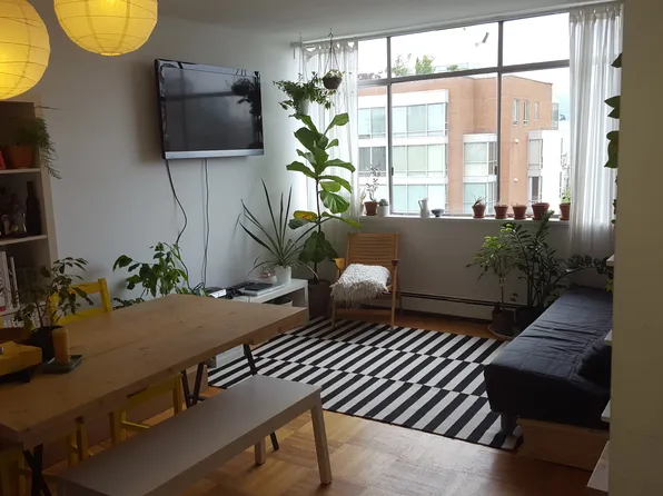 Edgemont, 1949 Barclay St, Vancouver, BC V6G 1L1