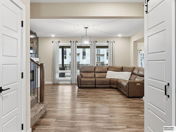 4th image of 6411 S 207th Avenue Cir