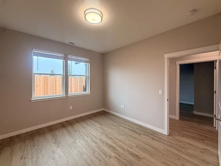 5552 Skyline Rd S — Photo 18