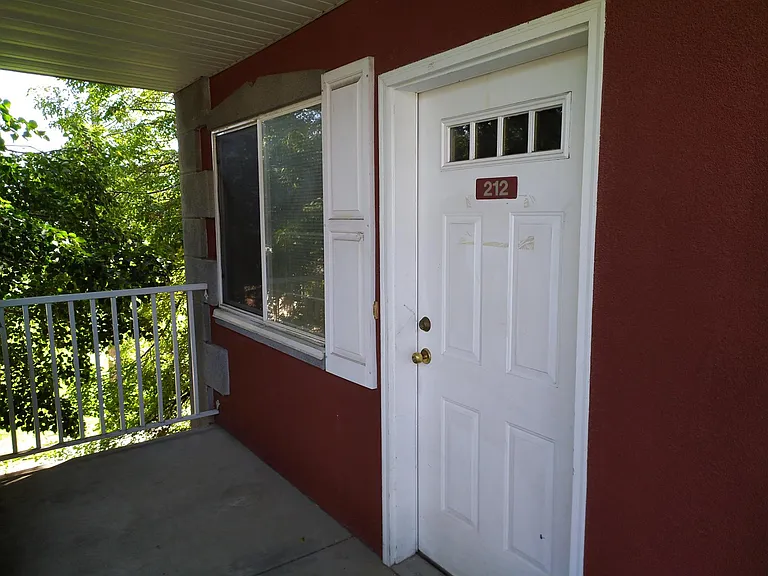 164 Pioneer Ave #212 — Photo 2