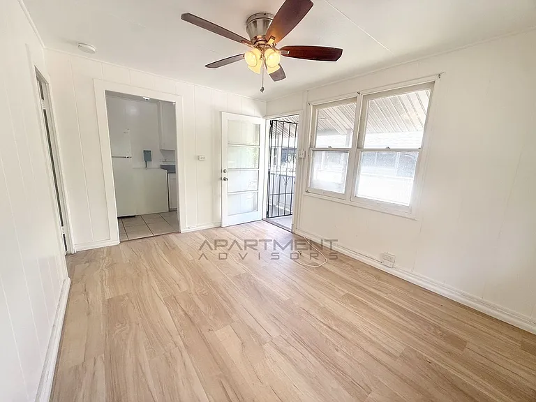 424 Olohana St — Photo 4