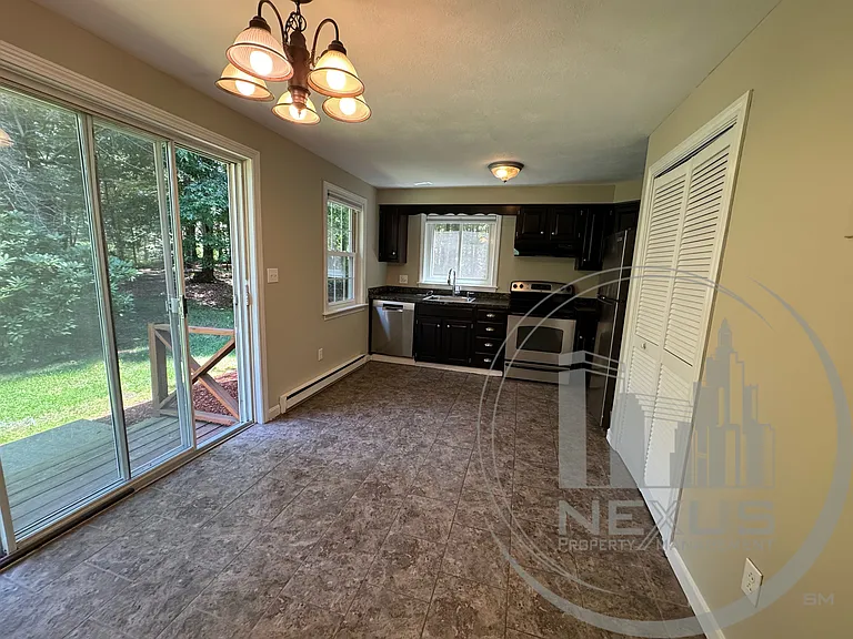 10 Nichols St #4 — Photo 16