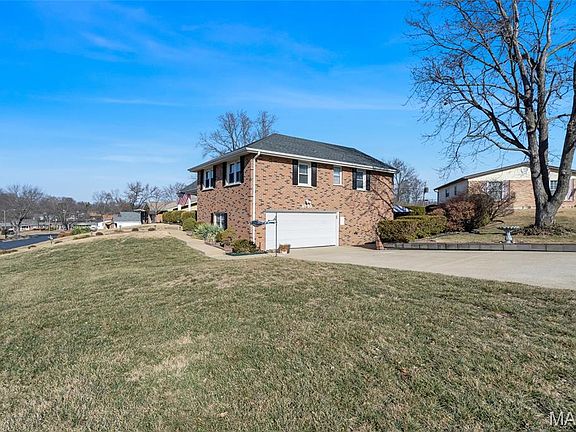 5th image of 2520 Fair Oaks Dr
