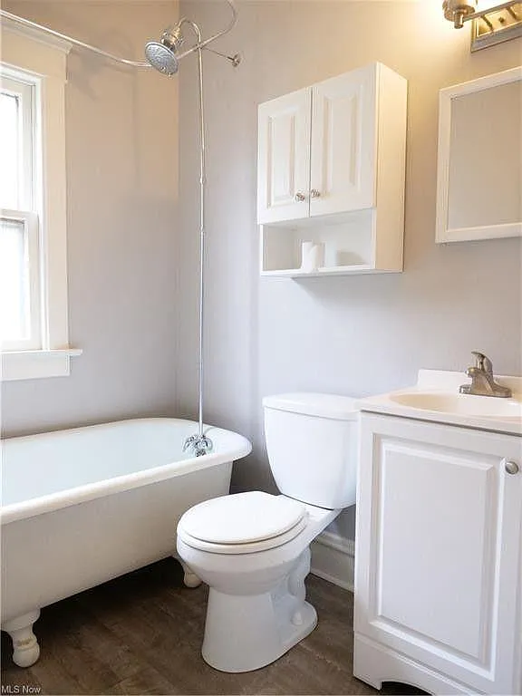1290 Gladys Ave — Photo 3