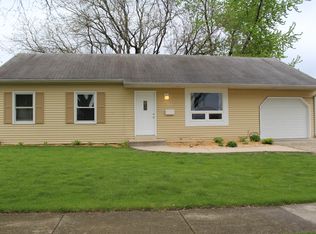 708 Sweetbriar Pl, Plano, IL 60545