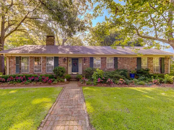 3203 Highland Dr, Vicksburg, MS 39180