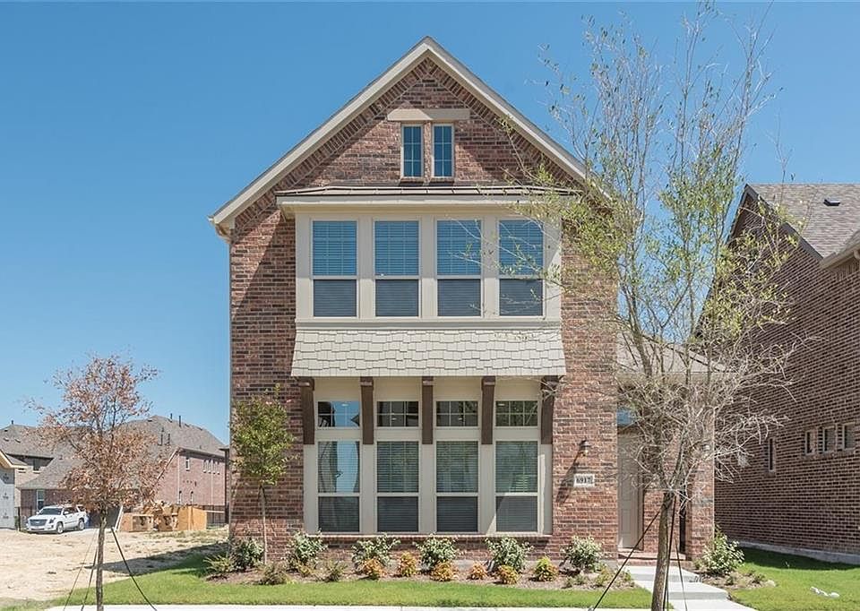1st image of 6917 Royal View Dr