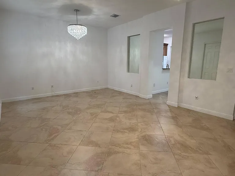 8309 NW 8th Way — Photo 6