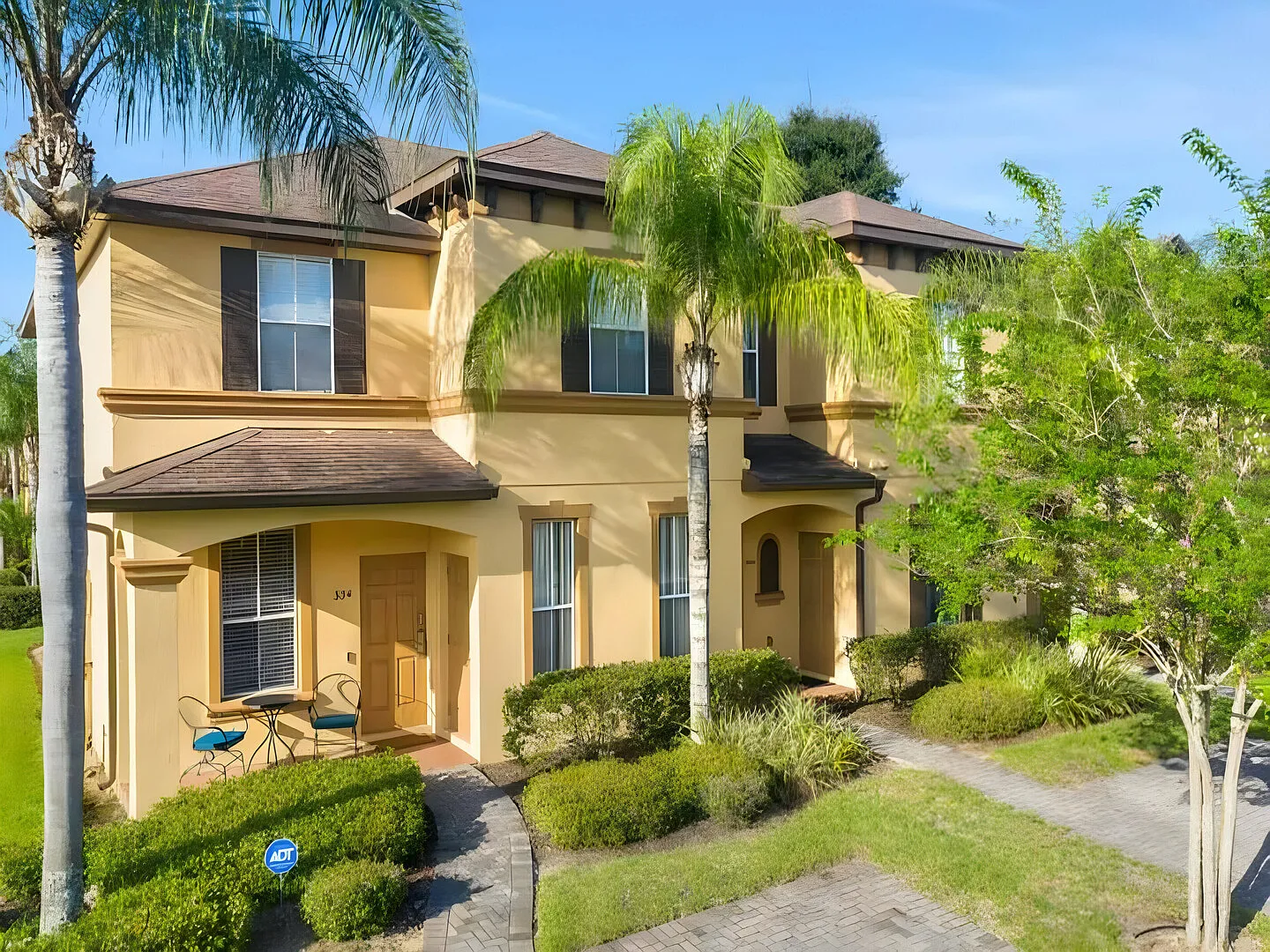 Fairytale Lovely 4BR Sleeps 8 Minutes to Disney — Photo 2