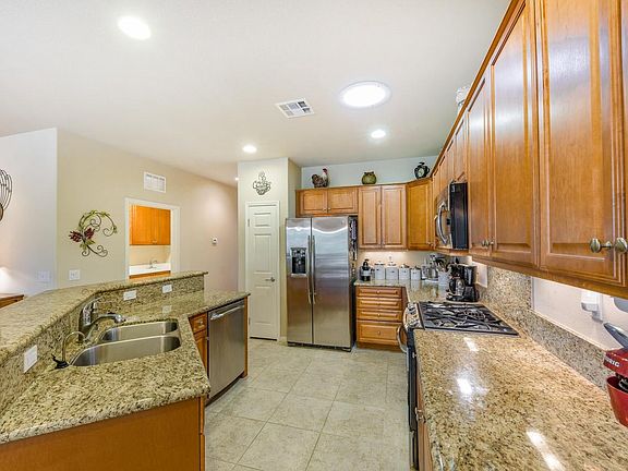 3rd image of 81059 Avenida Vidrio