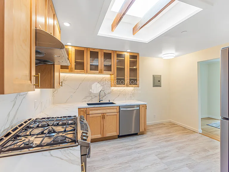 522 Precita Ave — Photo 7