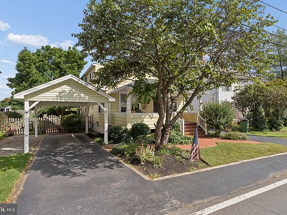 4th image of 49 Laurel Ave