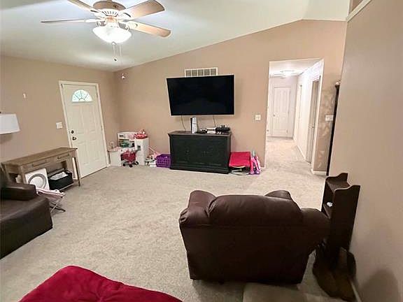 3rd image of 9934 Thurman Oaks Rd