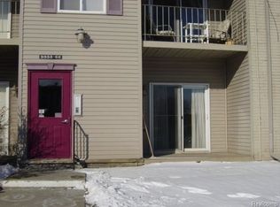 9956 Allen Pointe Dr, Allen Park, MI 48101