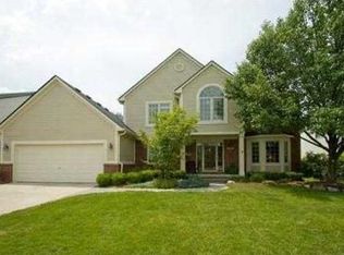 3166 Honeysuckle Dr, Ann Arbor, MI