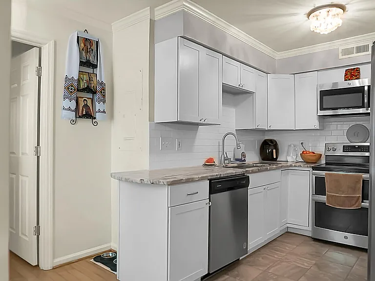 1044 Planters Pl — Photo 11