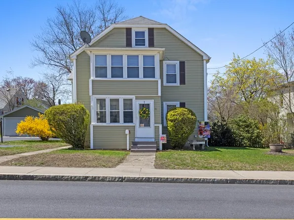 64 Oak St, Uxbridge, MA 01569