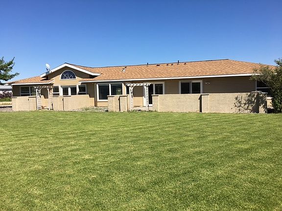 2nd image of 706 Desert Aire Dr SW