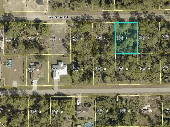 1020 Barcelona St S, Lehigh Acres, FL 33974