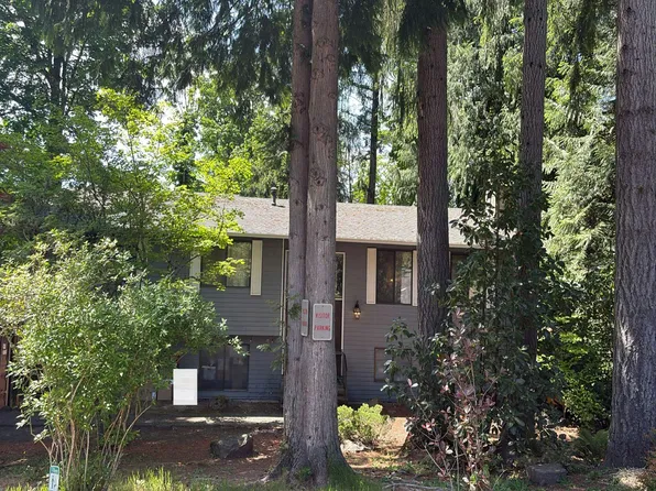 6843 Clover Blossom Ln NE, Bremerton, WA 98311