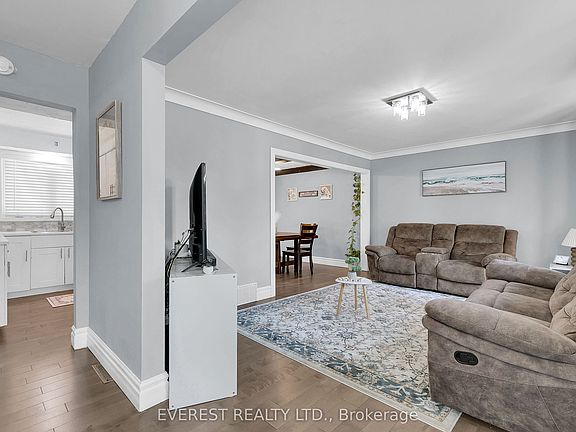 5th image of 3992 Longfellow Ave