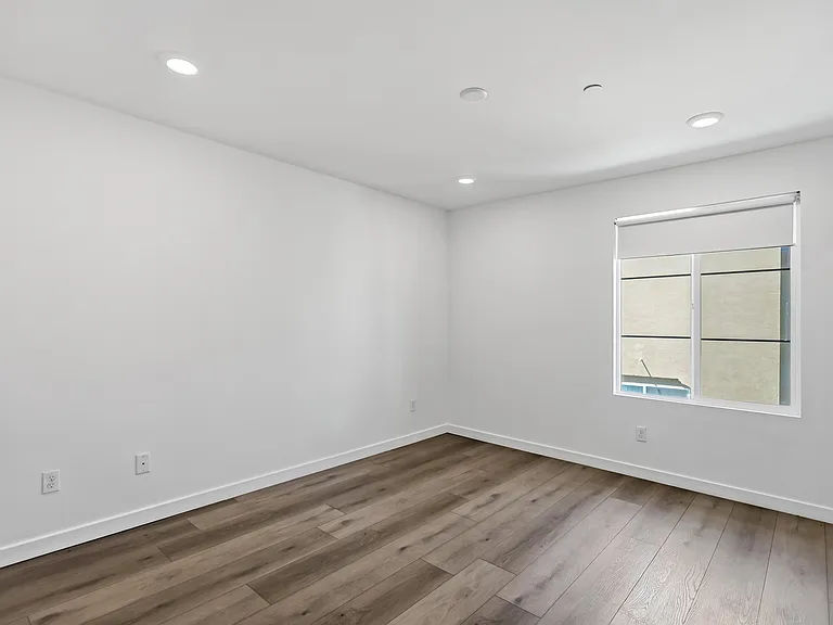 684 Panorama Ln — Photo 29