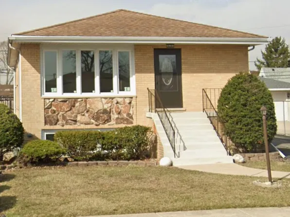 8530 S 78th Ave, Bridgeview, IL 60455