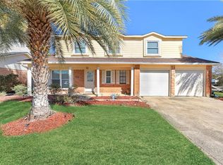 6951 Edgefield Dr, New Orleans, LA 70128