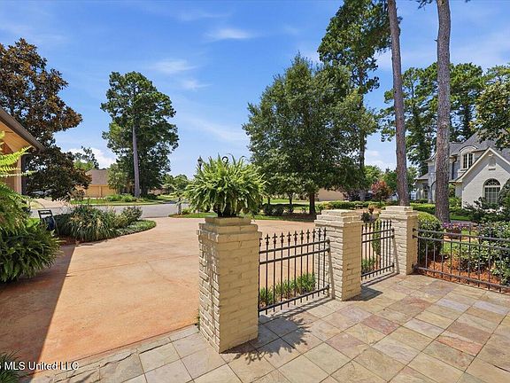 4th image of 57 Grandview Cir
