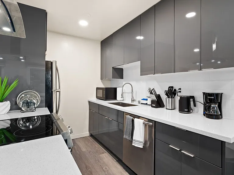Dunster Dr Apartments, Five Minute Walk to Downtown Campbell — Photo 42