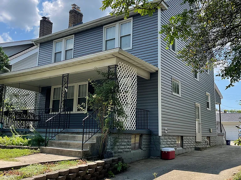 1529 Westwood Ave — Photo 2