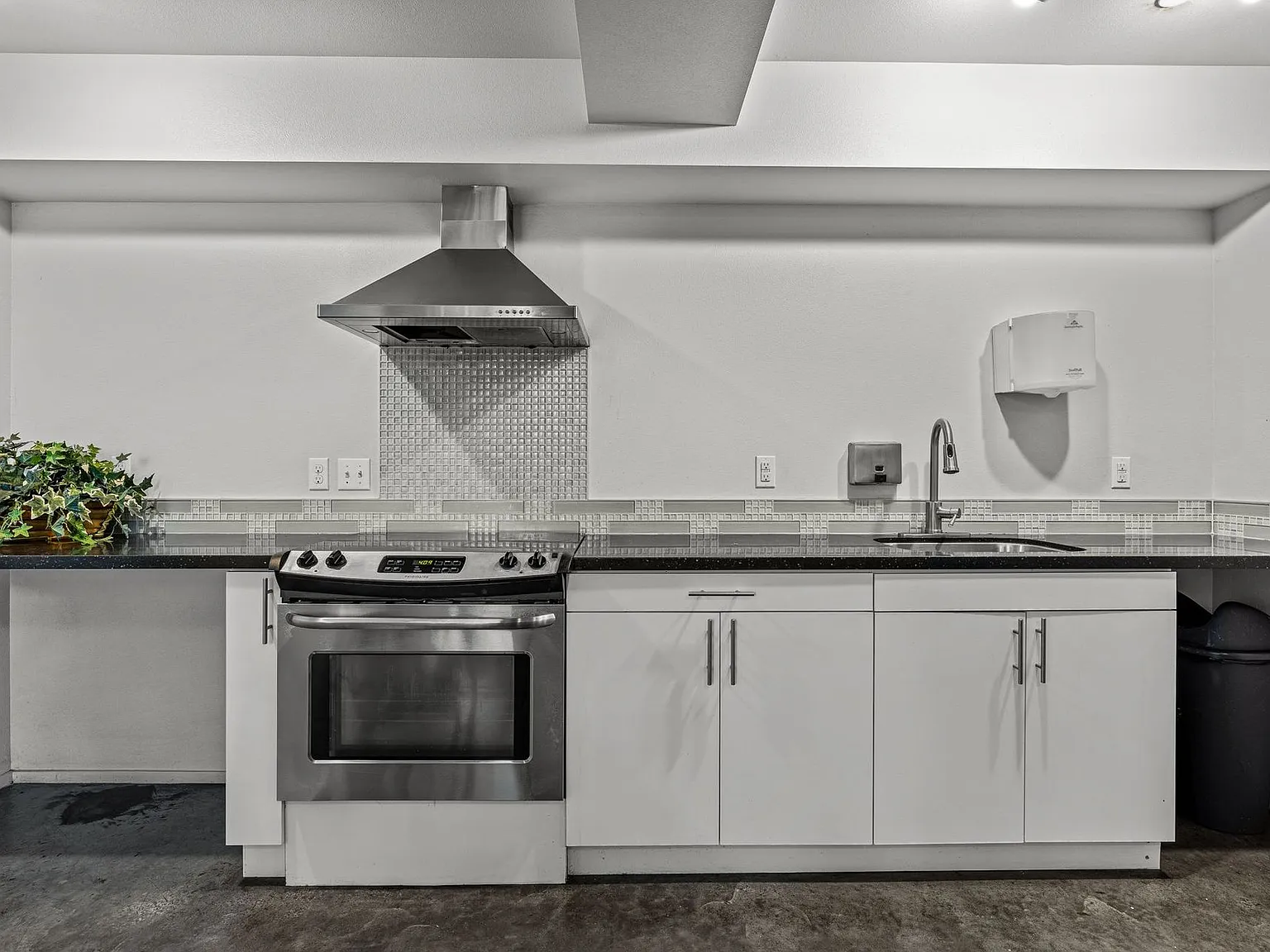 Horizon Greenwood Apartments — Photo 2