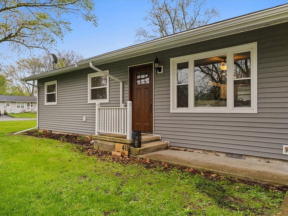 411 E Clinton St, Hudson, IL 61748 Zillow