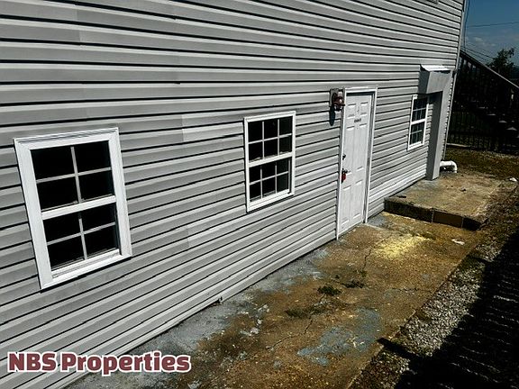 2nd image of 308 W 5th Ave #4-1
