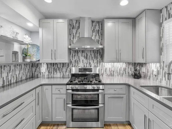 3555 Creighton Rd, Pensacola, FL 32504