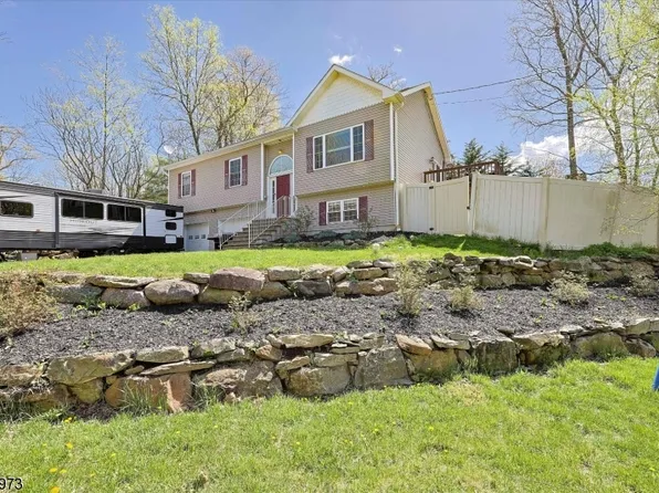 6 Tanglewood Dr, Vernon Twp., NJ 07422